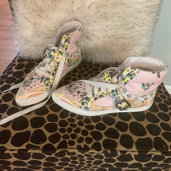 Coach. - Picture 2 of 3